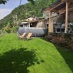 Dom wakacyjny The Magnolia House Garden Relax Lezzeno